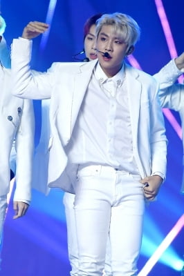  워너원 박우진, '카리스마 넘치는 눈빛' (2018 MGA)