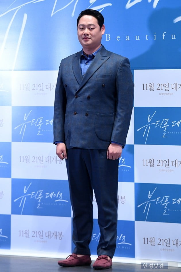 [포토] 이유준, '어색한 포토타임'