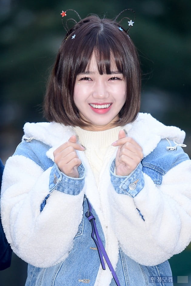 [포토] 위키미키 최유정, '깨물어주고 싶은 깜찍한 눈웃음~'