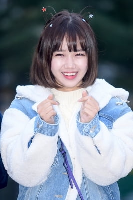 [포토] 위키미키 최유정, '깨물어주고 싶은 깜찍한 눈웃음~'