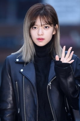 [포토] 트와이스 정연, '시크한 눈빛~'