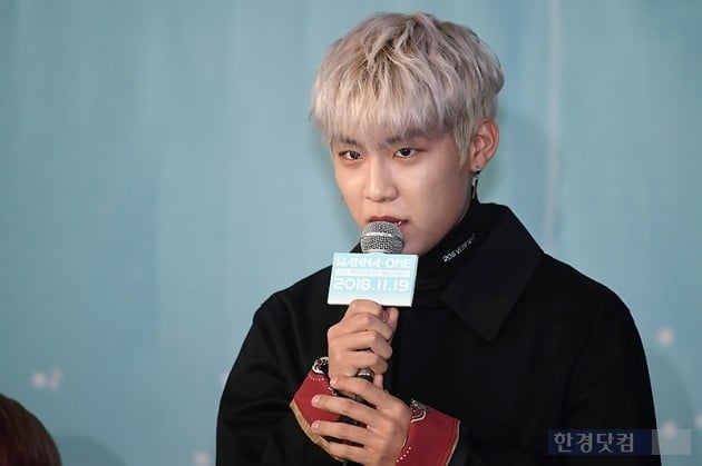 [포토] 워너원 박우진, '귀여움 가득한 눈빛'