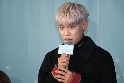 [포토] 워너원 박우진, '귀여움 가득한 눈빛'