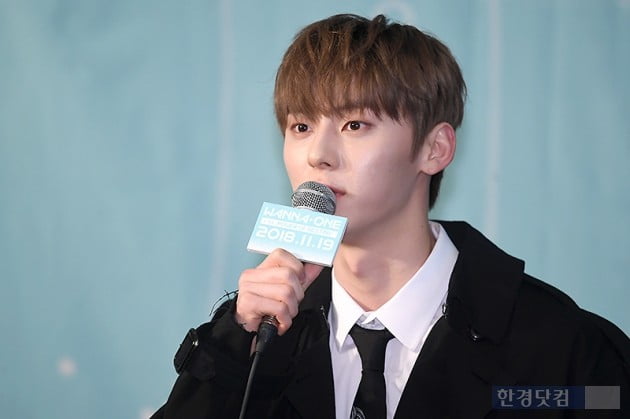 [포토] 워너원 황민현, '감탄을 부르는 잘생김'