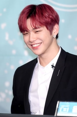 [포토] 워너원 강다니엘, '워너블 마음 뒤흔드는 미소'