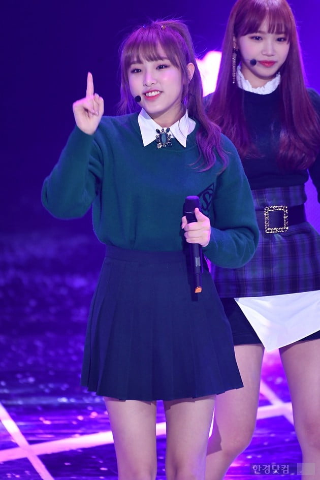 [포토] 아이즈원 최예나, '깜찍한 미소가 사랑스러워~'