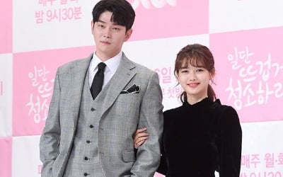 [포토] 윤균상-김유정, 'CEO와 취준생처럼 보이나요?'