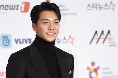 [포토] 이승기, '미소가 멋진 남자' (2018 AAA)