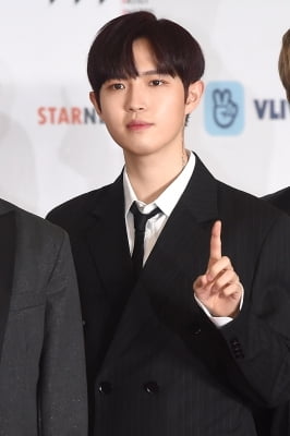  워너원 김재환, '눈길 사로잡는 멋진 모습' (2018 AAA)