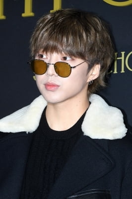 [포토] 위너 강승윤, '힙스터 느낌 나나요?'