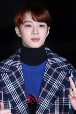 [포토] 워너원 라이관린, '뽀송뽀송 아기 피부 뽐내며~'