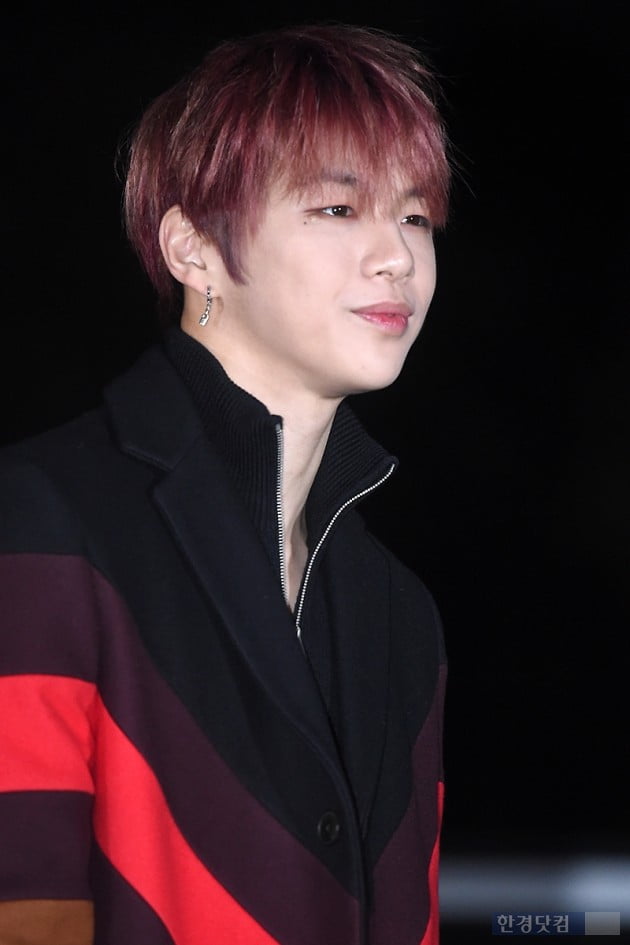 [포토] 워너원 강다니엘, '옆모습도 멋있어~'