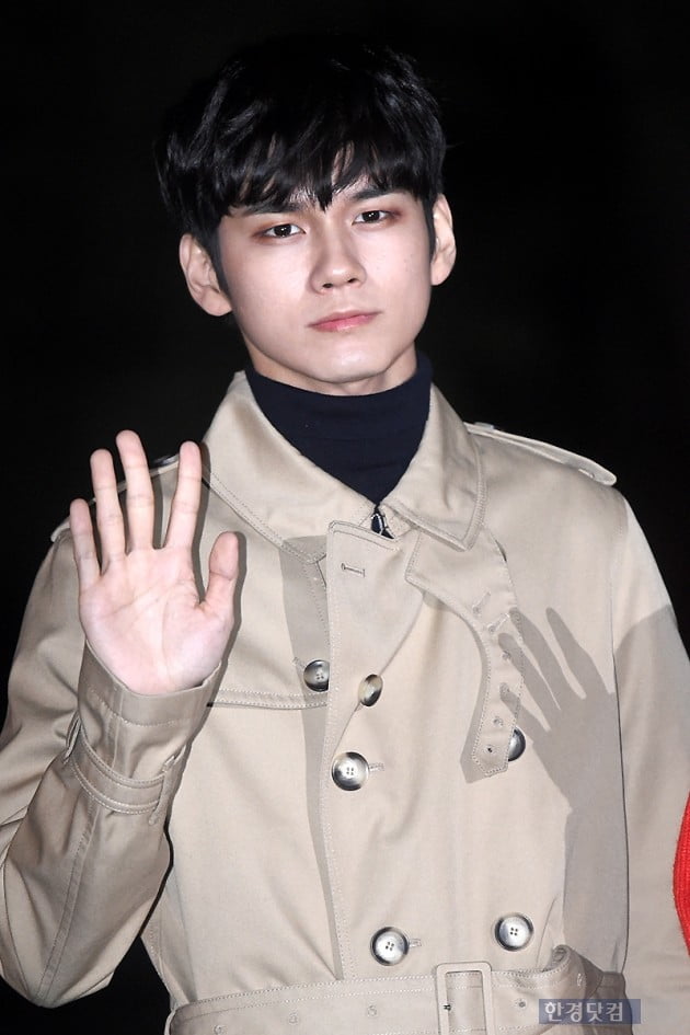 [포토] 워너원 옹성우, '손만 들어도 멋있어~'