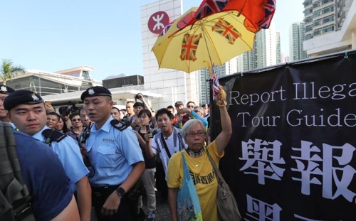 강주아오대교 개통에 홍콩인들 '中관광객 때문에 못 살아' 시위