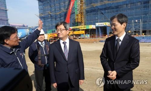 김명수 대법원장 "사법행정체계 변혁 필요"