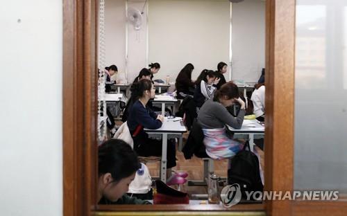 국어·수학, 작년 수능과 비슷하게 어려워…"난도 높아 변별력"