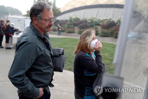 美서부 산불연기로 공기질 역대 최악…집단휴교·항공편 결항