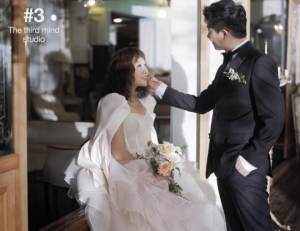 &#39;12월의 신부&#39; 이수지, 웨딩 화보 공개…꿀 떨어지는 예비 부부