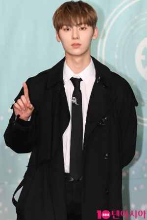 [TEN PHOTO] 워너원 황민현 &#39;빠져드는 비주얼&#39;