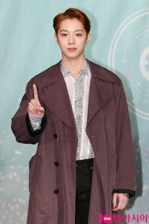 [TEN PHOTO] 워너원 라이관린 &#39;눈부신 백옥피부&#39;