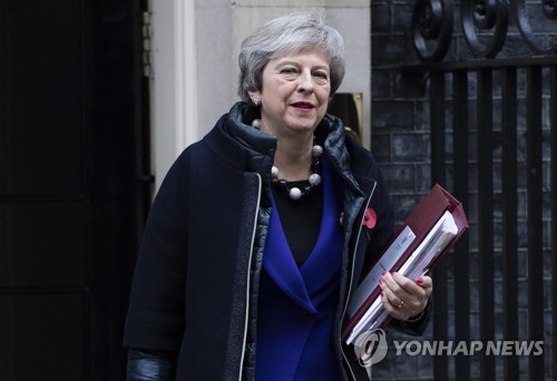 英총리 "제2의 국민투표 없다"…변호사 1500명 재투표 요구