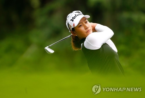 최운정, LPGA 투어 블루 베이 첫날 선두와 2타 차 공동 4위