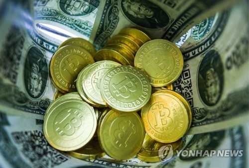 IMF총재 "중앙은행이 암호화폐 발행·관리 고려할 때"