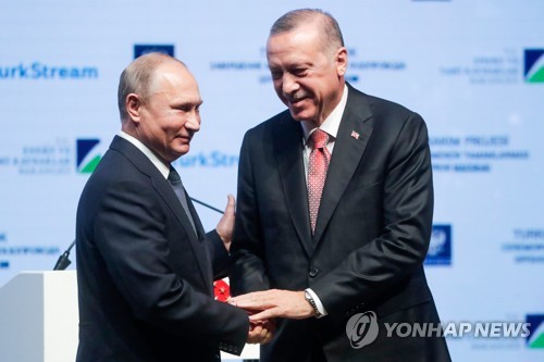 더 밀착하는 러·터키…푸틴·에르도안, 흑해가스관 완성 축하