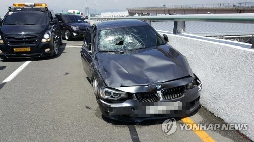 제한속도 40㎞ 공항서 131㎞ 광란의 질주 BMW운전자 '금고형'