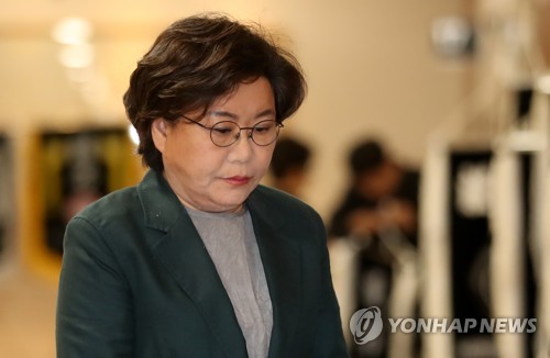 '사업편의 대가 금품수수' 이혜훈 의원 기소의견 검찰 송치