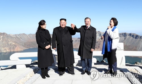 北, 핵무력 완성 1주년에 대미 비난 자제…대화 의지 과시