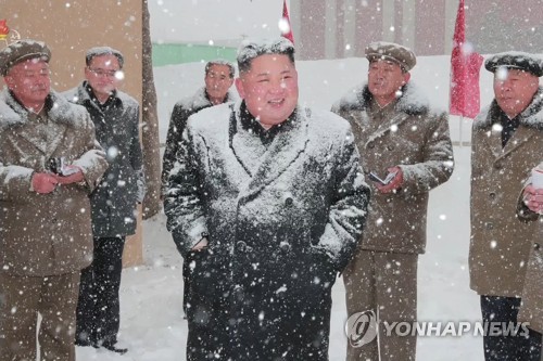 北신문, 삼지연군 개발 띄우기…"제재책동에도 멈춤없이 추진"