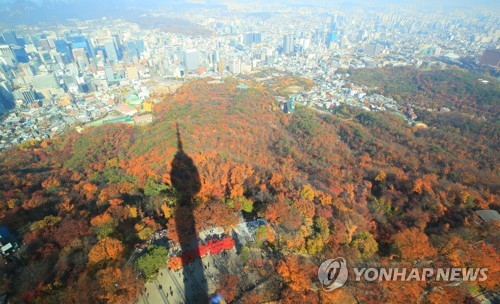 '오색빛깔 단풍 구경가자'…전국에 행락 인파 북적