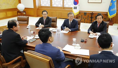 문대통령·여야 원내대표 "민생 엄중…입법·예산 초당적 협력"