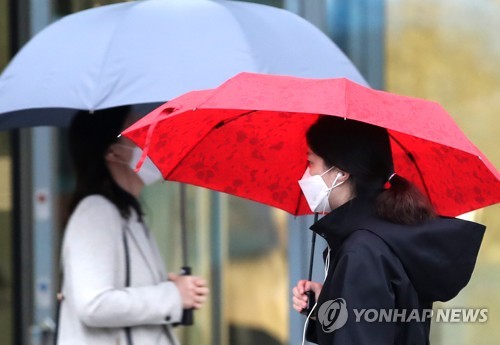 [날씨] 내일 오전까지 서쪽지방 미세먼지 '나쁨'…비 내리며 해소