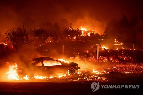 美캘리포니아 산불로 9명 사망·35명 실종…15만명 대피령