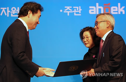 이총리 "자동차·조선 재활성화 대책, 연내 잇달아 발표"