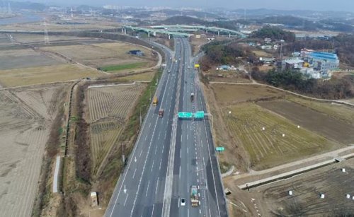 서해안 고속도로, 오늘부터 더 넓어진다