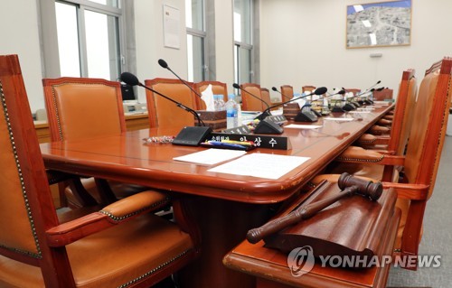 민주 "예산심사 거부는 몽니"…한국·바른미래에 복귀 압박