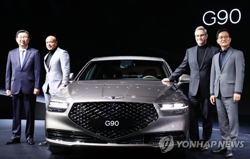 신차급 변신 제네시스 'G90'…내비게이션도 자동 업데이트