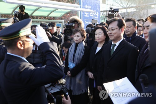 철도공동조사 南열차, 북한으로 출발…"공동번영 신호탄 될 것"