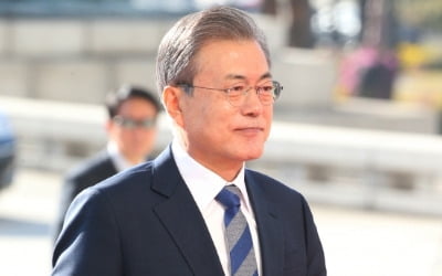 문대통령, 오늘 출국…아세안·APEC 정상회의 참석