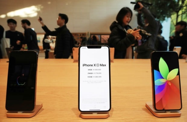 애플 데모폰 강매에 뿔난 유통점…"인기 등에 업은 갑질"