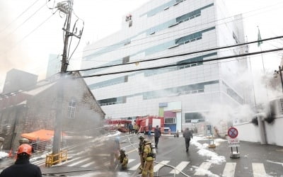 KT 화재로 통신장애 불만 속출…완전 복구까지 시간 더 걸릴듯