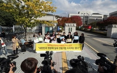 "일본정부, 韓강제징용 자국기업에 '배상 거부' 지침 내릴 것"