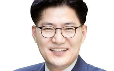 '공직선거법 위반 혐의' 강동구청장 영장심사 출석