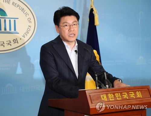 한국당 "김수현, 예산소위 나와야 법정기한 내 예산 통과"