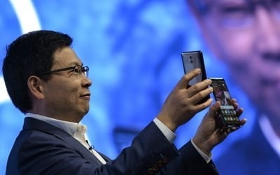 애플 잡은 화웨이 "2020년 삼성 제치고 세계 1위 할 것"