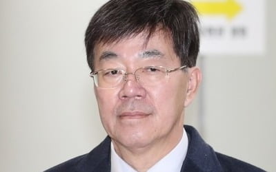 '돈봉투 만찬' 이영렬 전 지검장, 뇌물 고발건도 무혐의