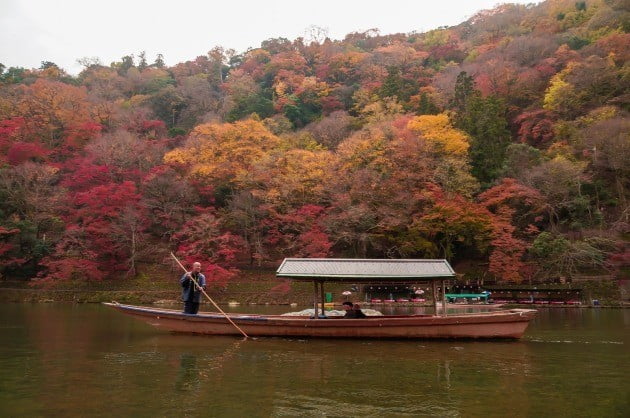 야라시야마의 가츠라 강을 오가는 야카타부네